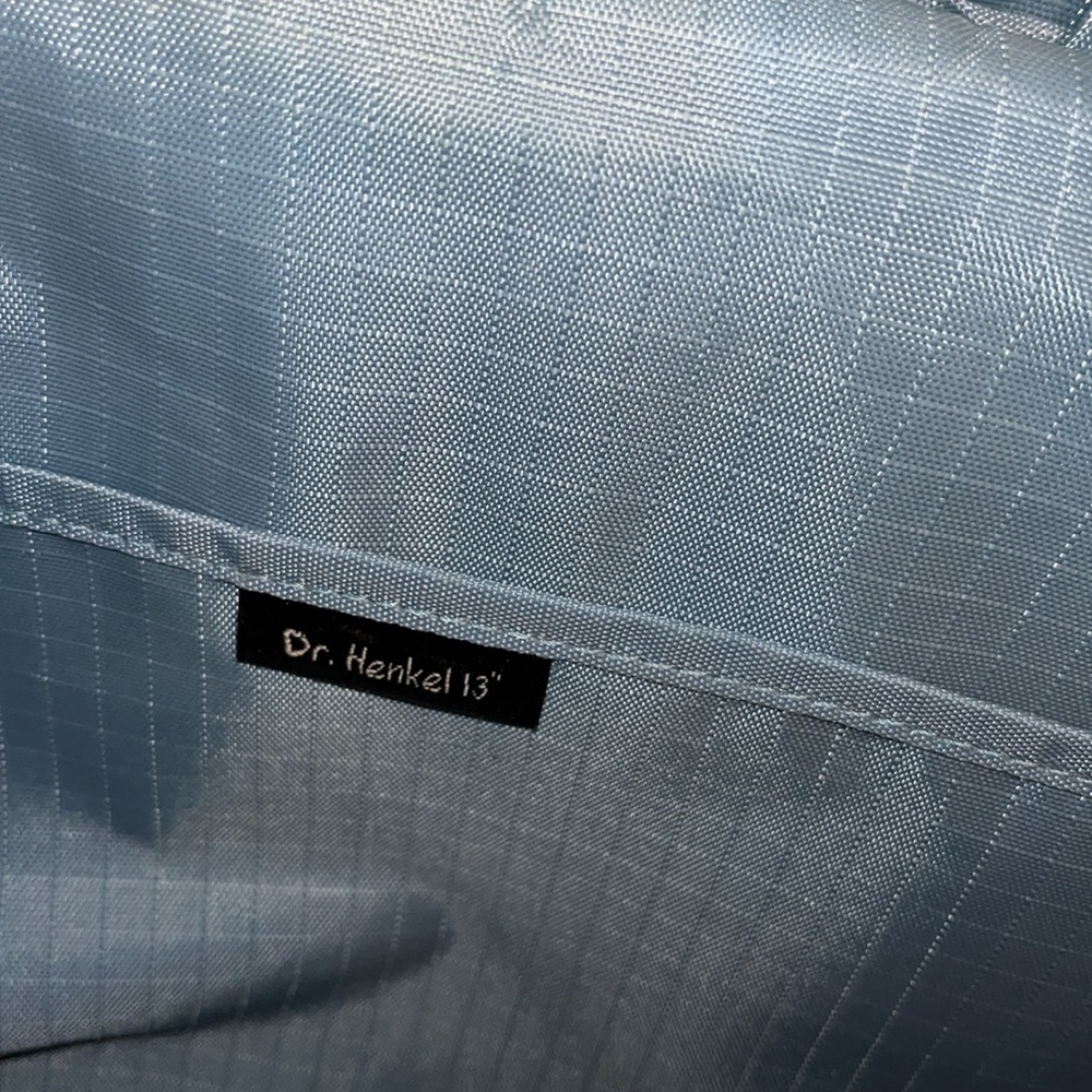 Crumpler Dr Henkel 13” messenger bag - Picture 4 of 12